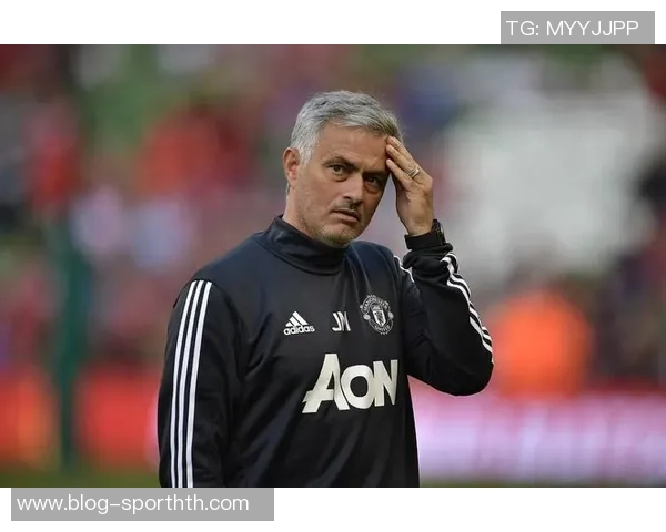 曼联辉煌背影下的挣扎岁月：弗格森退休后的教练困境与挑战